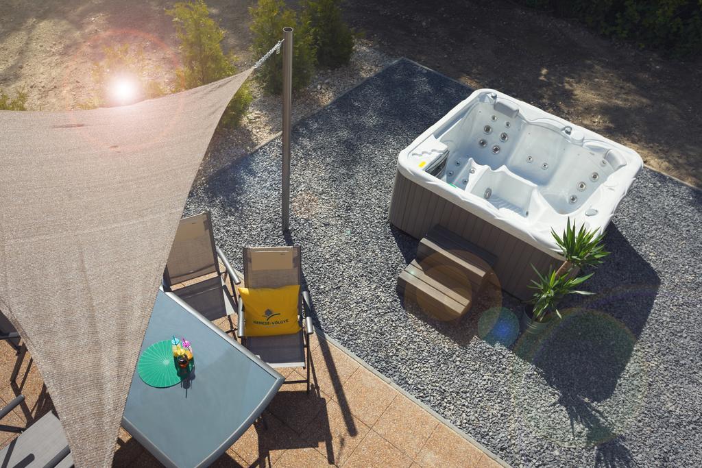 Kenese-Voelgye Villahotel バラトンケネシェ エクステリア 写真