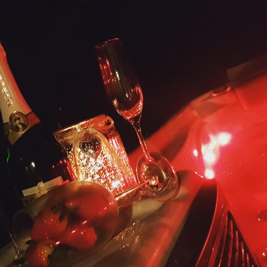 Kenese-Voelgye Villahotel バラトンケネシェ エクステリア 写真